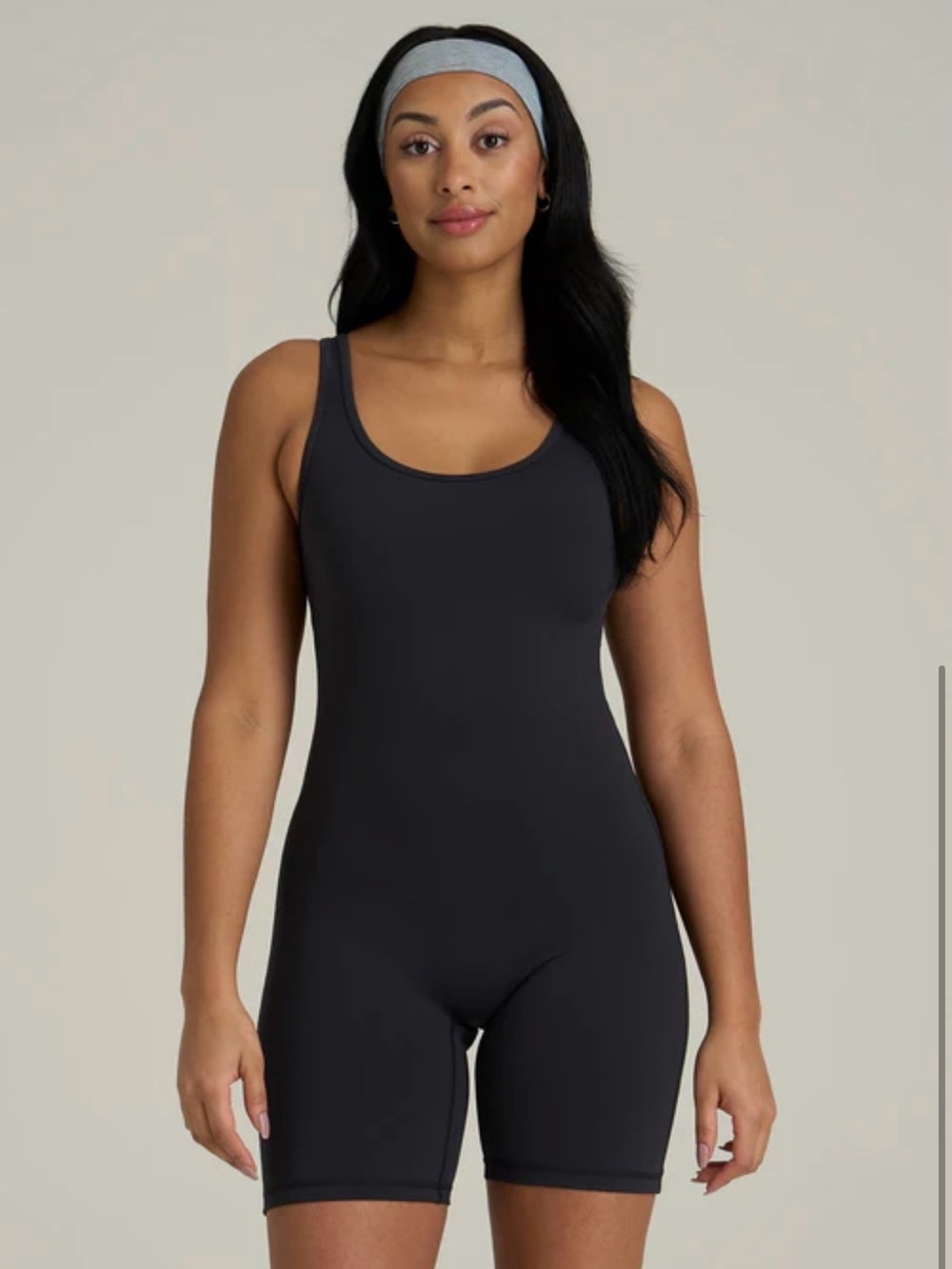 Sleek Black Scoop-Neck Sleeveless Romper - Picture 3 of 3